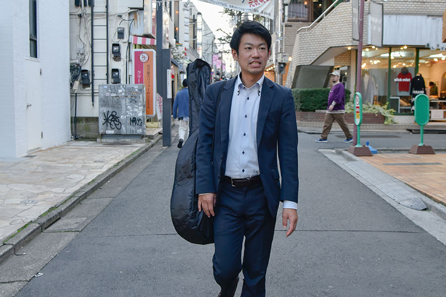 スタジオの場所を確認し待ち合わせる